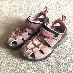 Toddler Girls Teva’s size 10